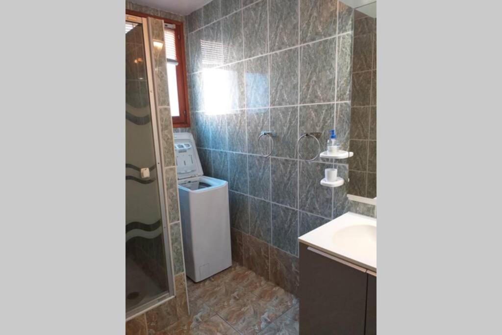 La Tour Fondue Appartement vue mer Grand T2 face a Porquerolles Drap serviette non fournis Hyères Extérieur photo